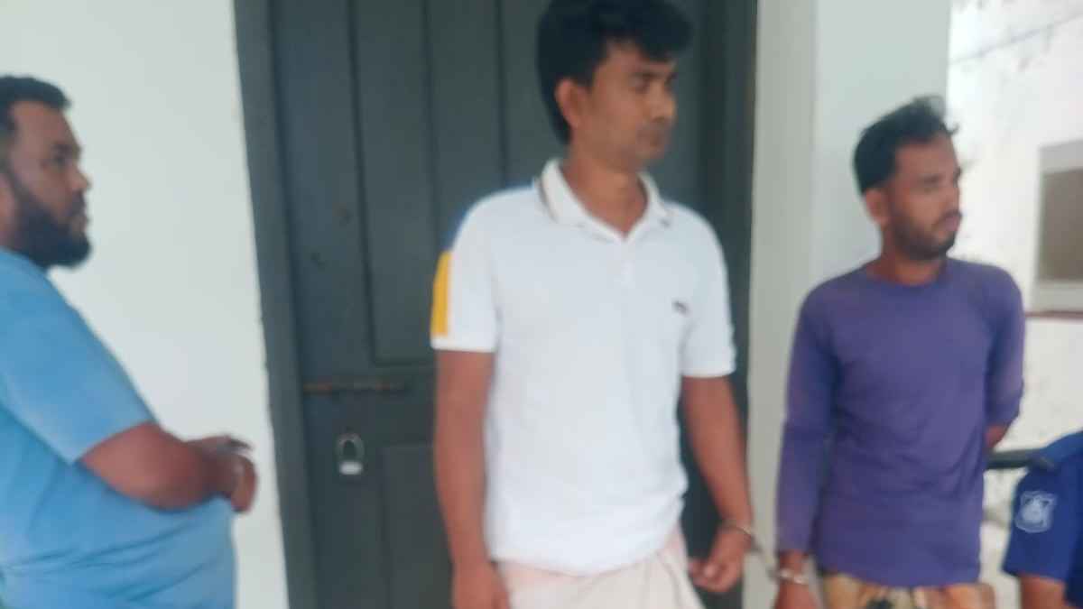 মেঘনায় অবৈধভাবে বালু উত্তোলনের সময় ড্রেজার জব্দ, ৩ জনের কারাদণ্ড