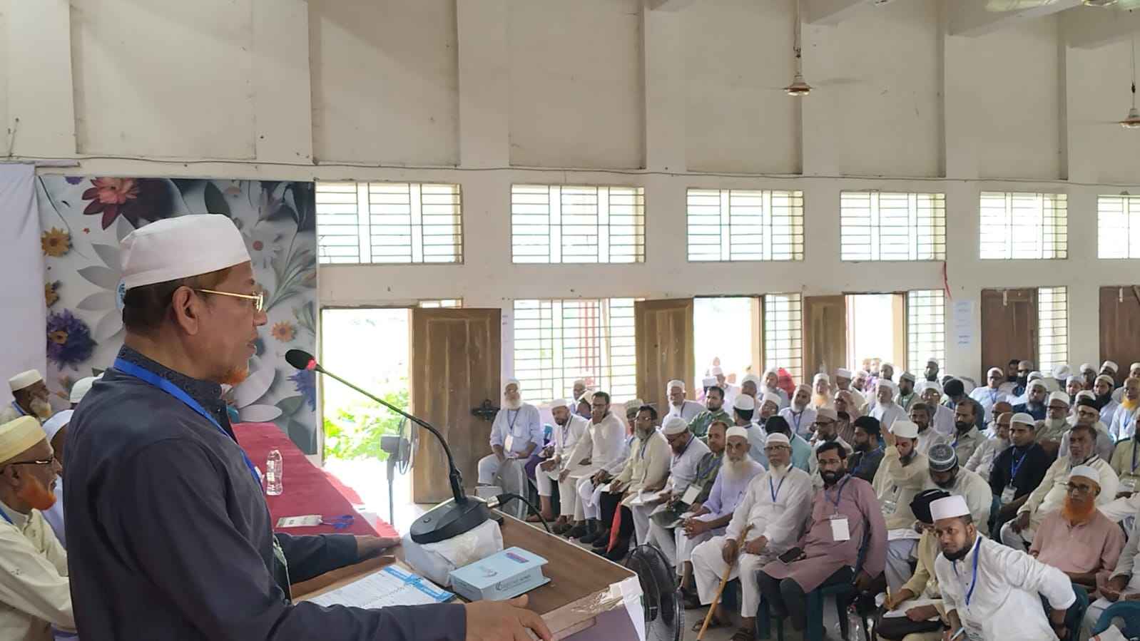 ঘরে ঘরে ইসলামের দাওয়াত পৌঁছানোর তাগিদ ড. আযাদের