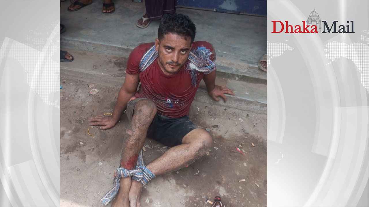 চাঁদা দাবি করায় যুবককে গণধোলাই দিয়ে পুলিশে সোপর্দ