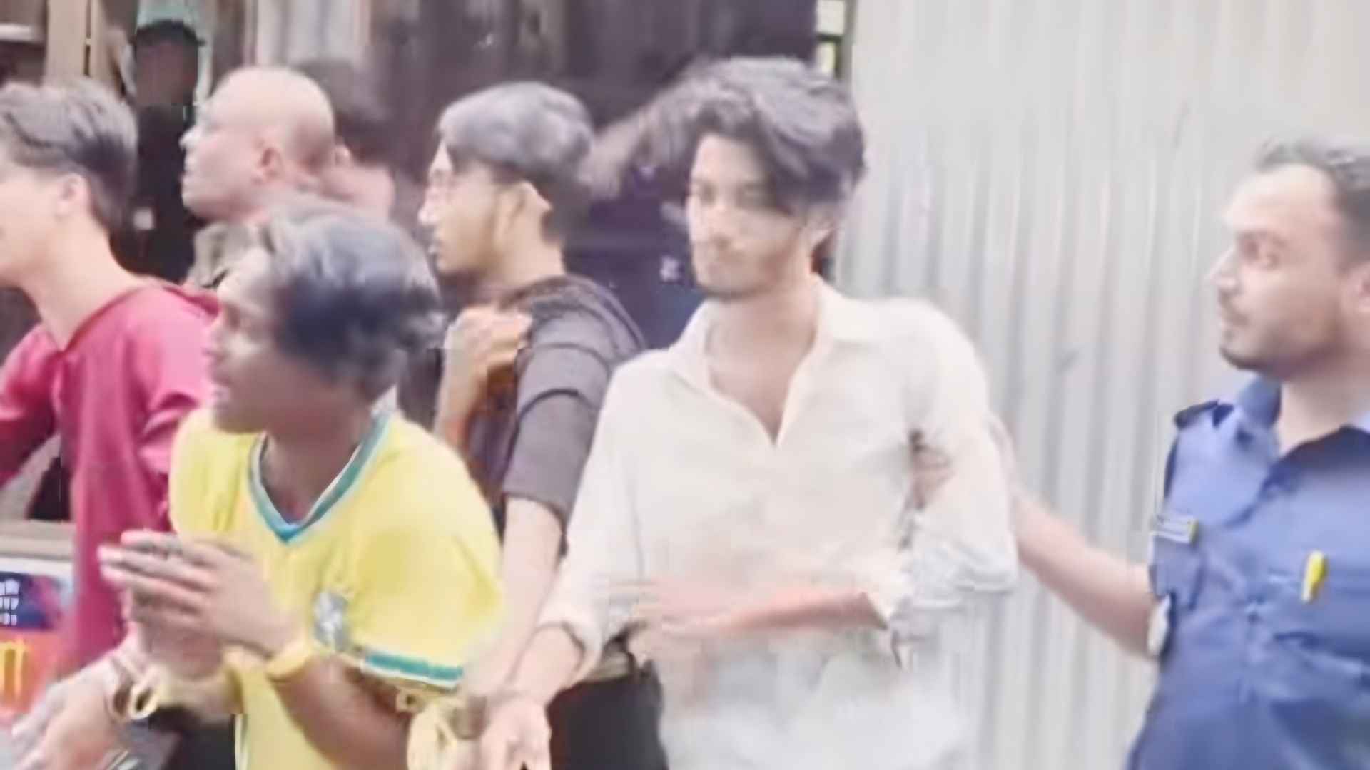 ফেনীতে কার্যক্রম নিষিদ্ধ আ.লীগের ঝটিকা মিছিল, আটক ৫