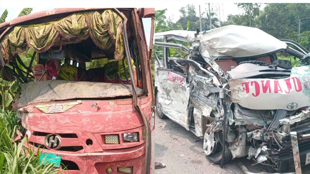 অ্যাম্বুলেন্সে মরদেহ নিয়ে ফেরার পথে বাসের সঙ্গে সংঘর্ষ, নিহত ২