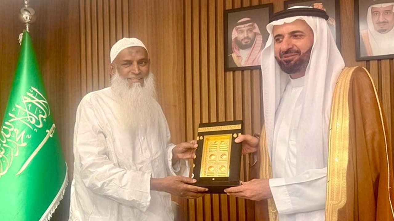 বাংলাদেশের হজ ব্যবস্থাপনার প্রশংসা করলেন সৌদির হজ ও ওমরাহ মন্ত্রী