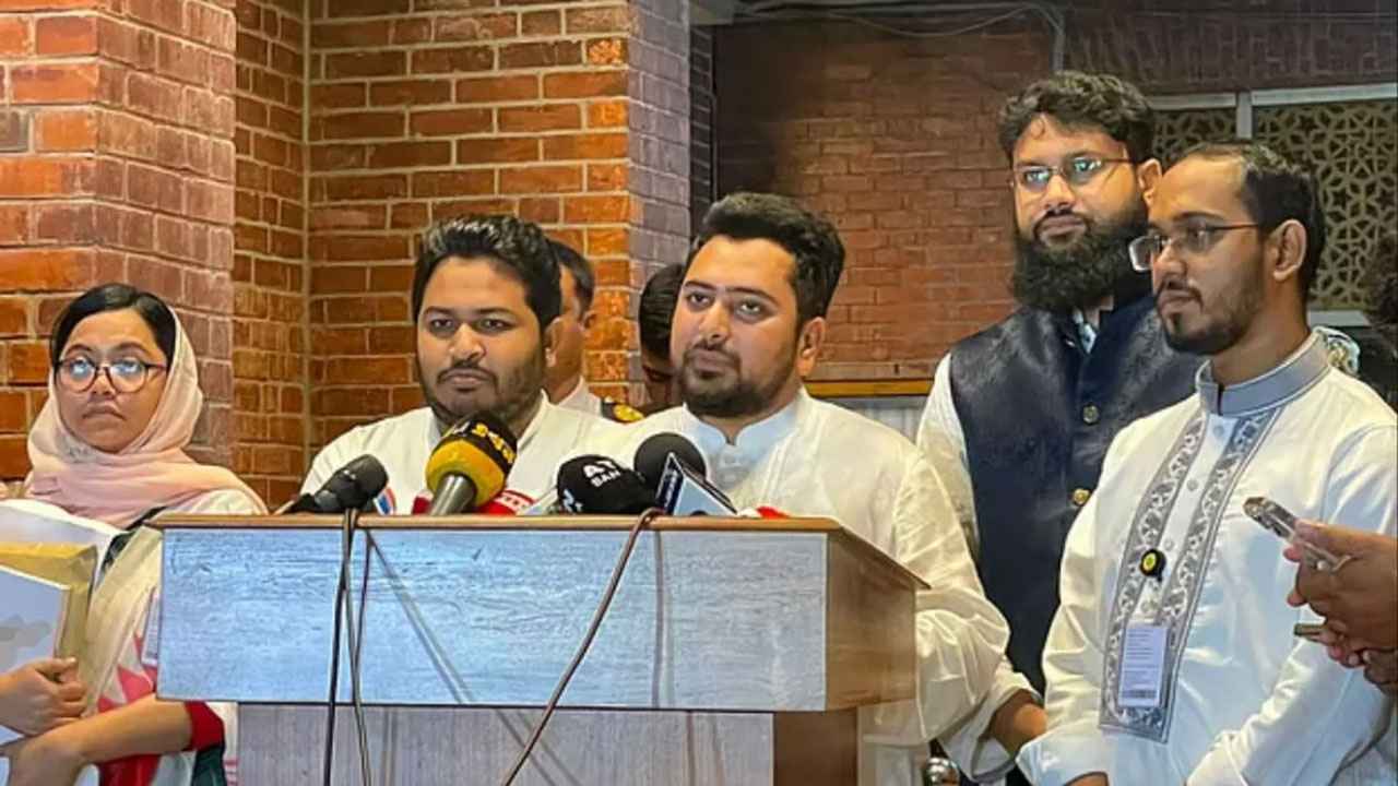 এবারের বাজেট বাস্তবতা বিবর্জিত, উচ্চাভিলাষী ও ঋণনির্ভর: নাহিদ ইসলাম
