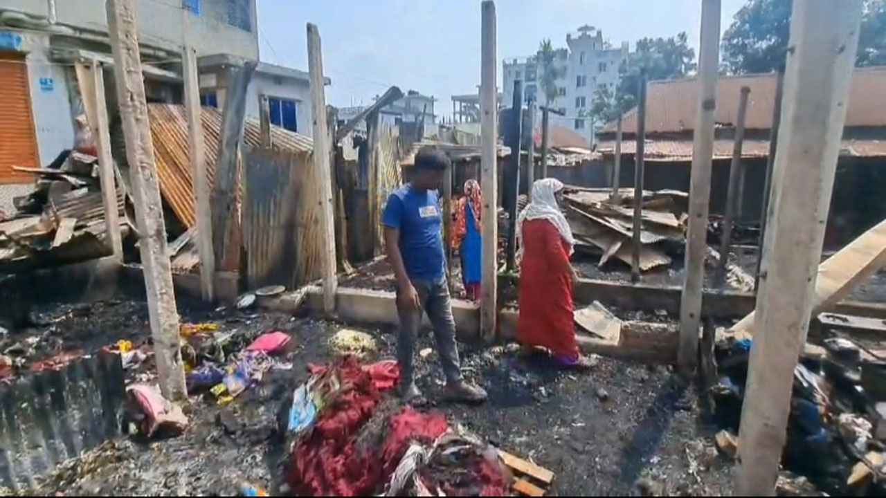 গাজীপুরে আগুনে পুড়ল ১৮ ঘর ও তিন দোকান