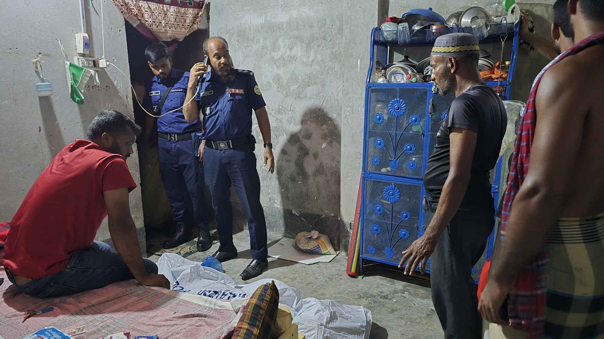কুয়াকাটায় ঘর থেকে যুবকের ঝুলন্ত মরদেহ উদ্ধার