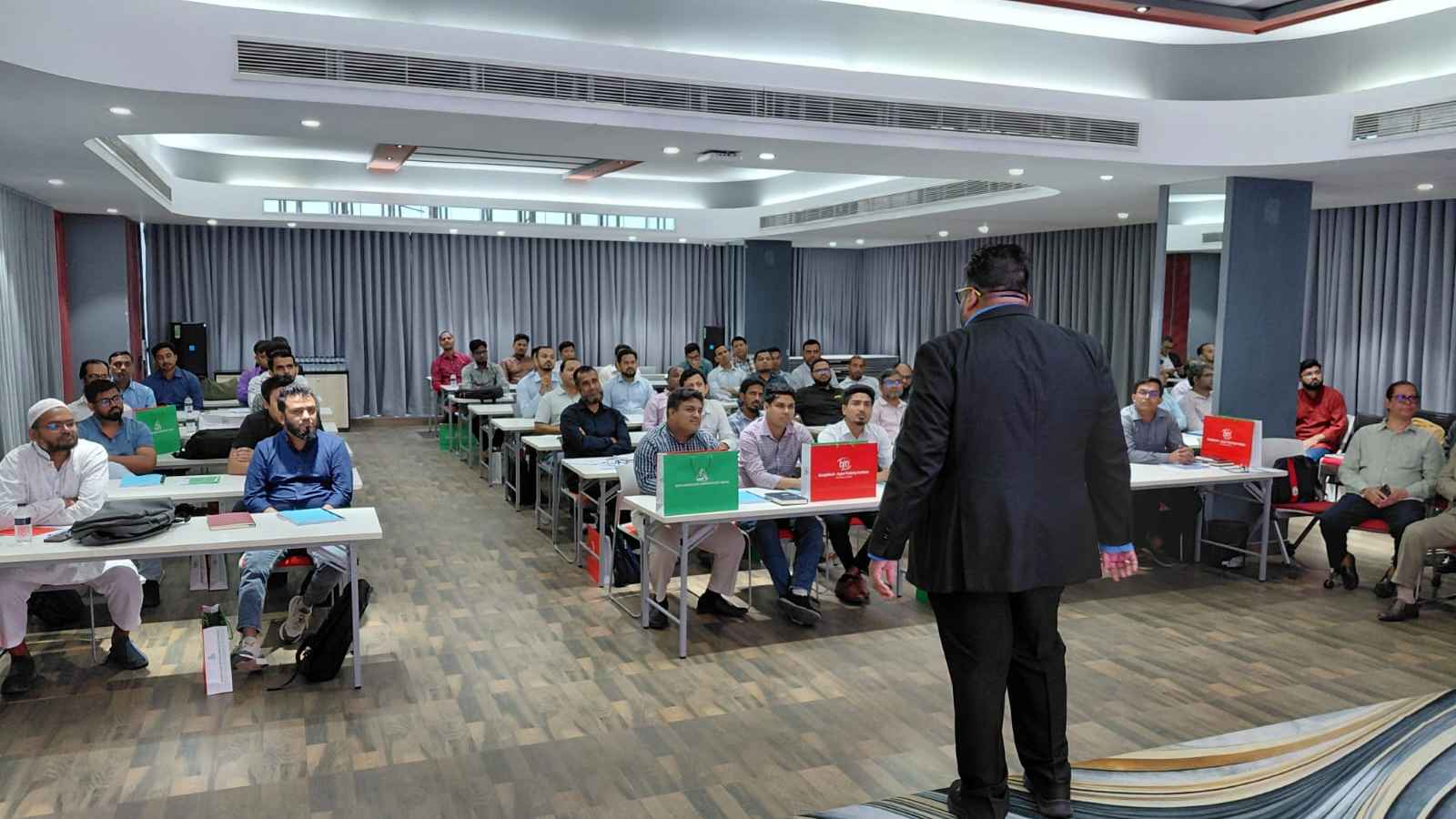 শিল্পখাতে উৎপাদনশীলতা বাড়াতে ব্যবস্থাপনায় দক্ষতা বৃদ্ধির ওপর জোর