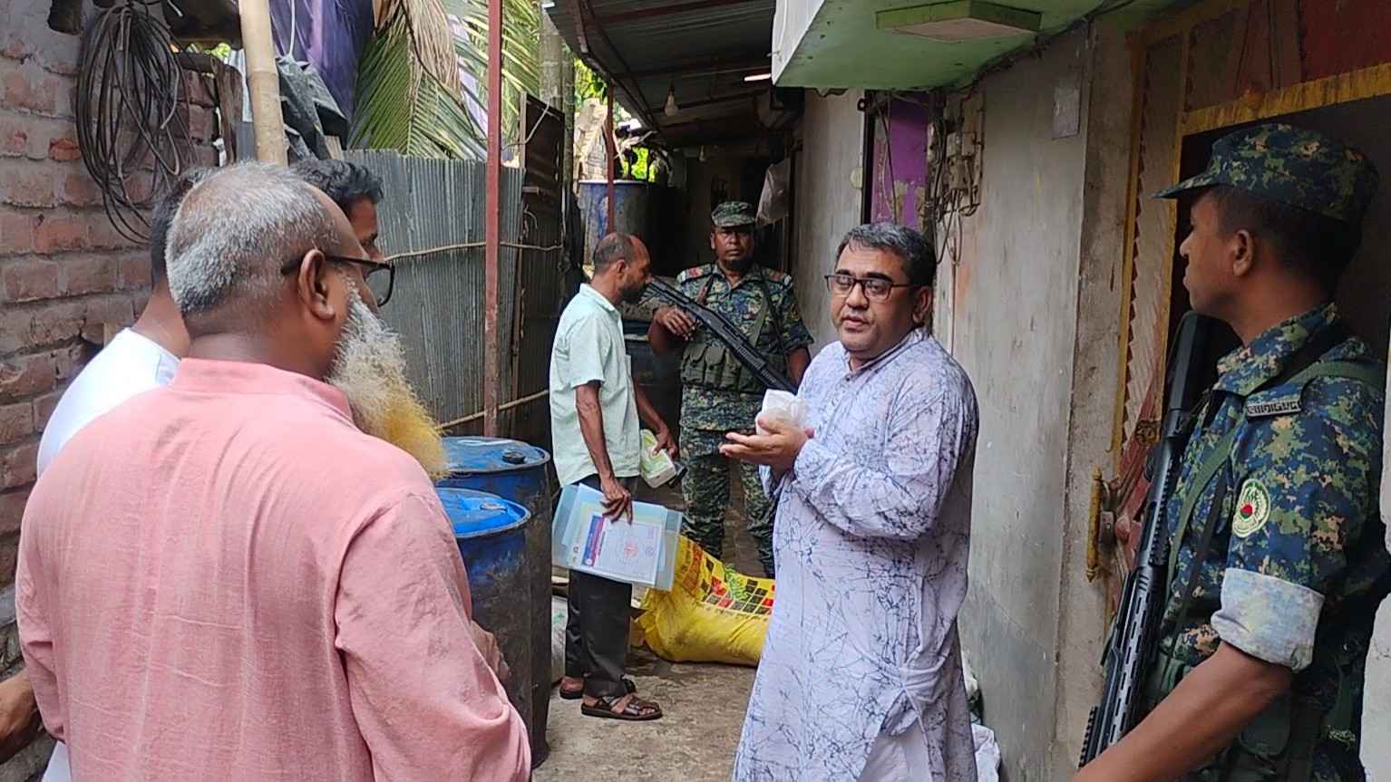 চুয়াডাঙ্গায় অপরিচ্ছন্ন বেকারিকে ৬০ হাজার টাকা জরিমানা