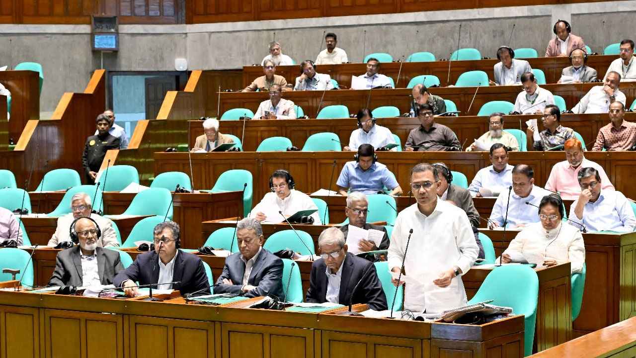 ‘৫ জেলায় পরীক্ষামূলকভাবে ‘ই-হেলথ কার্ড’ চালুর উদ্যোগ নিয়েছে সরকার’