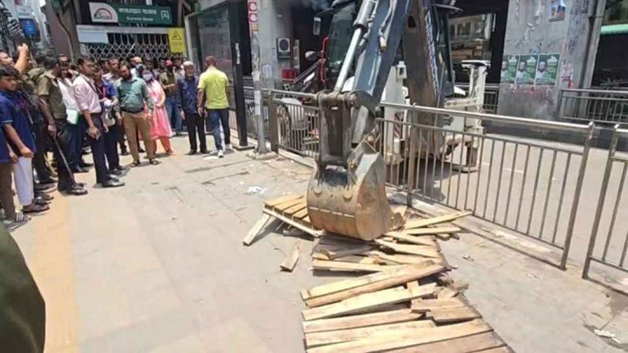 কারওয়ান বাজারে উচ্ছেদ অভিযান