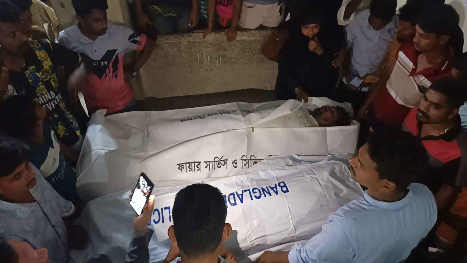 পটুয়াখালীতে টিউবওয়েল বসানোর সময় বিদ্যুৎস্পৃষ্টে নিহত ২ শ্রমিক, আহত ৪