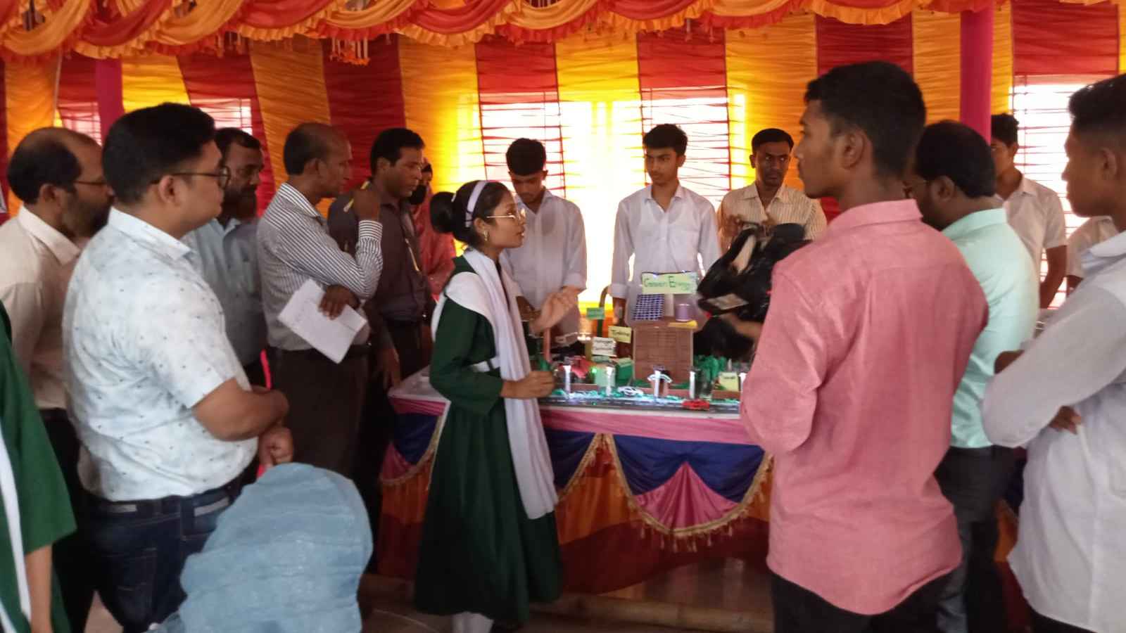 বরগুনায় স্টার্টআপ, বিজ্ঞান প্রকল্প ও উদ্ভাবনী ভাবনা প্রদর্শনী অনুষ্ঠিত