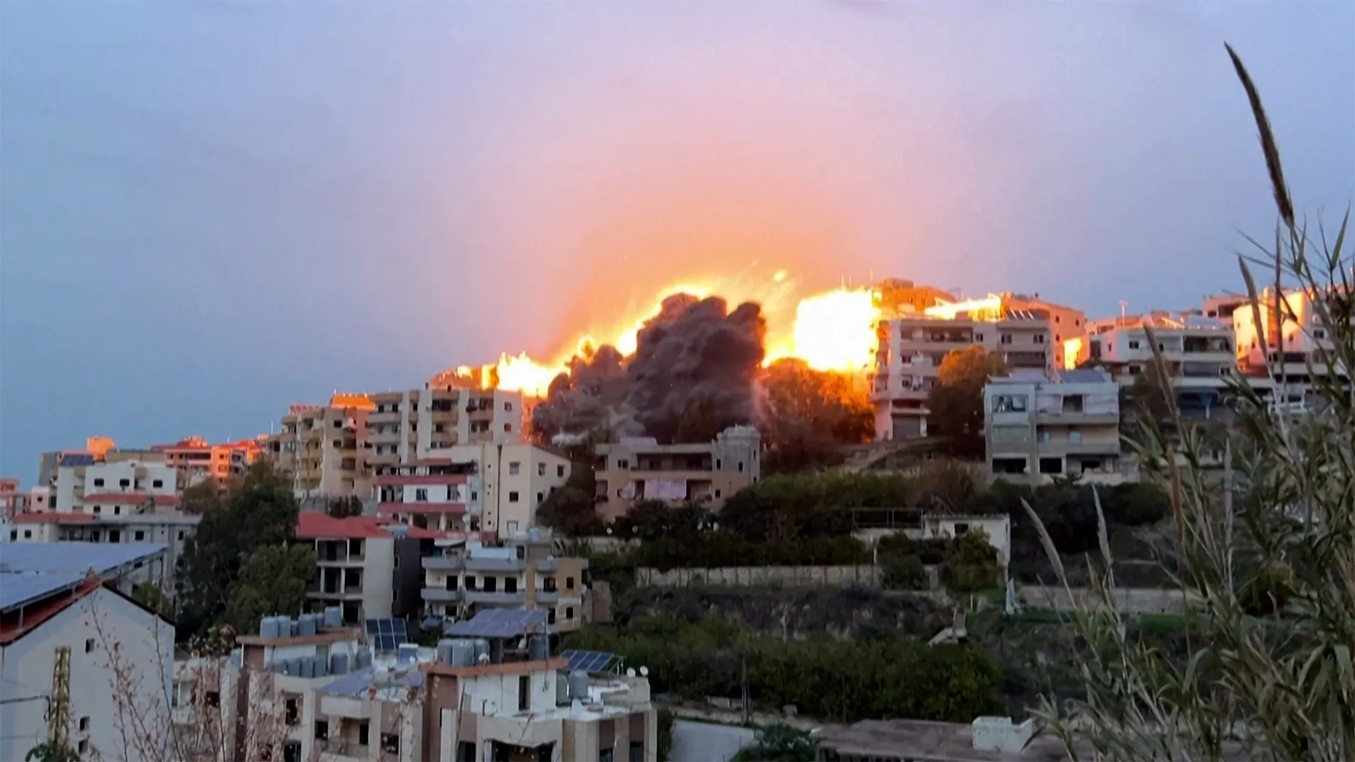 AFP__20260121__93JP3WE__v2__MP41920x1080__IsraeliStrikeHitsBuildingInSouthernLebanes-1769022181