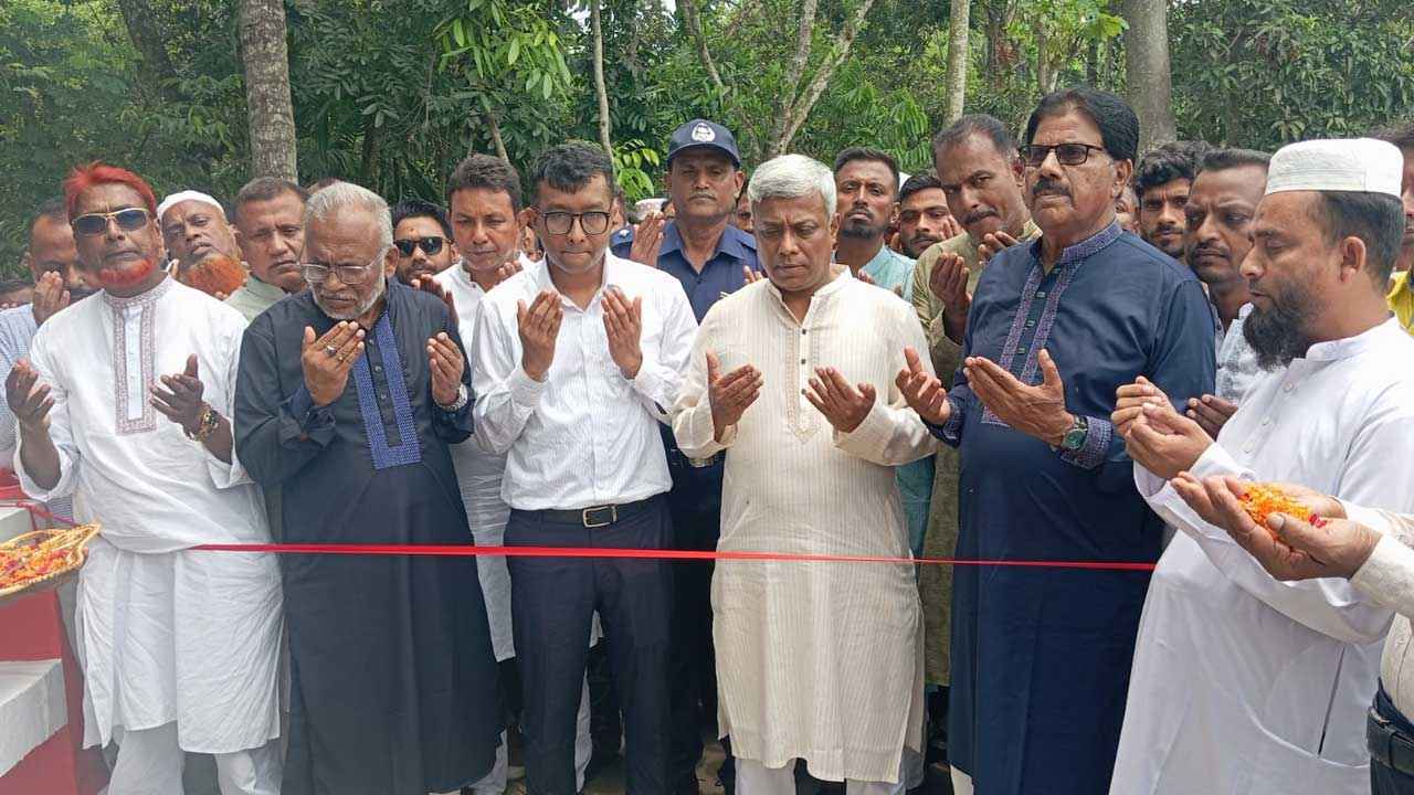 যশোরে নবনির্মিত তিন সেতুর উদ্বোধন করলেন প্রতিমন্ত্রী অমিত