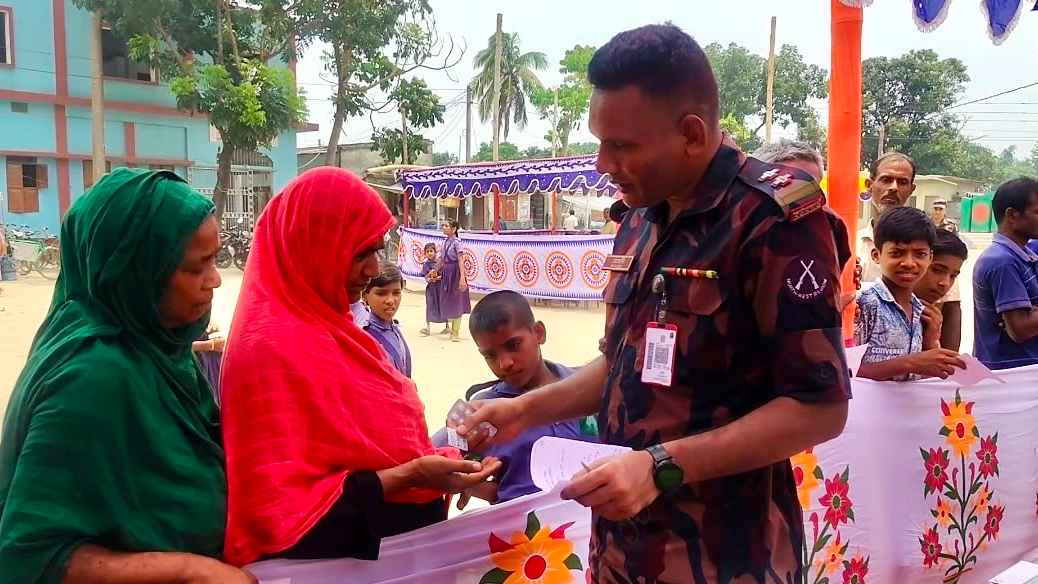 দুর্গম চরের ৭০০ জনকে বিনামূল্যে চিকিৎসাসেবা দিল বিজিবি