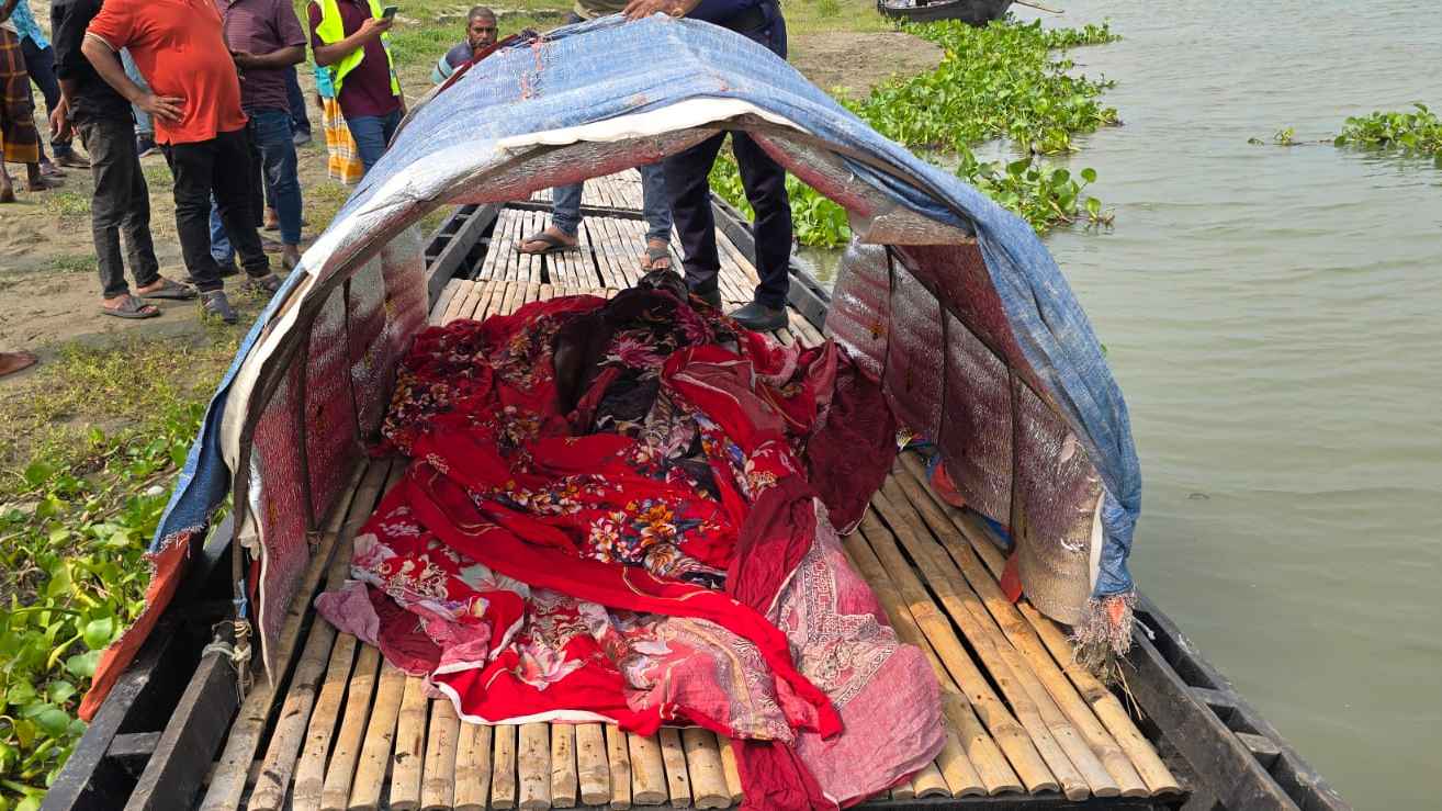 লালপুরে পদ্মায় নৌকা থেকে গুলিবিদ্ধ ব্যক্তির মরদেহ উদ্ধার