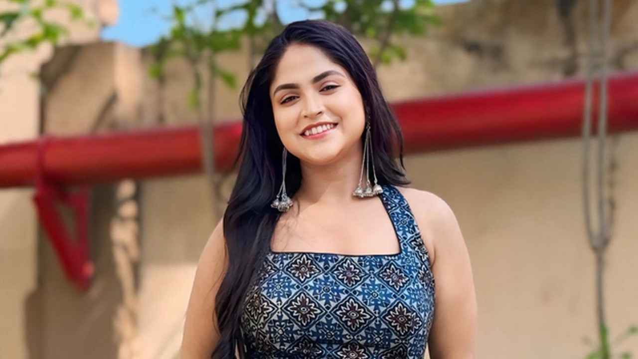 ‘আমাকে রীতিমতো অন্তর্বাস খুলে দেখাতে হয়েছে’