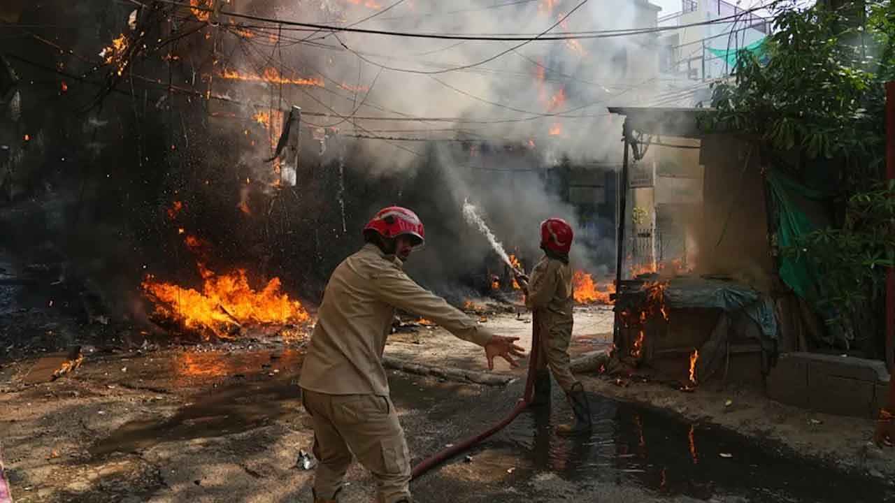 নয়াদিল্লিতে অগ্নিকাণ্ডে আহত ৮ বাংলাদেশি, গুরুতর ৩