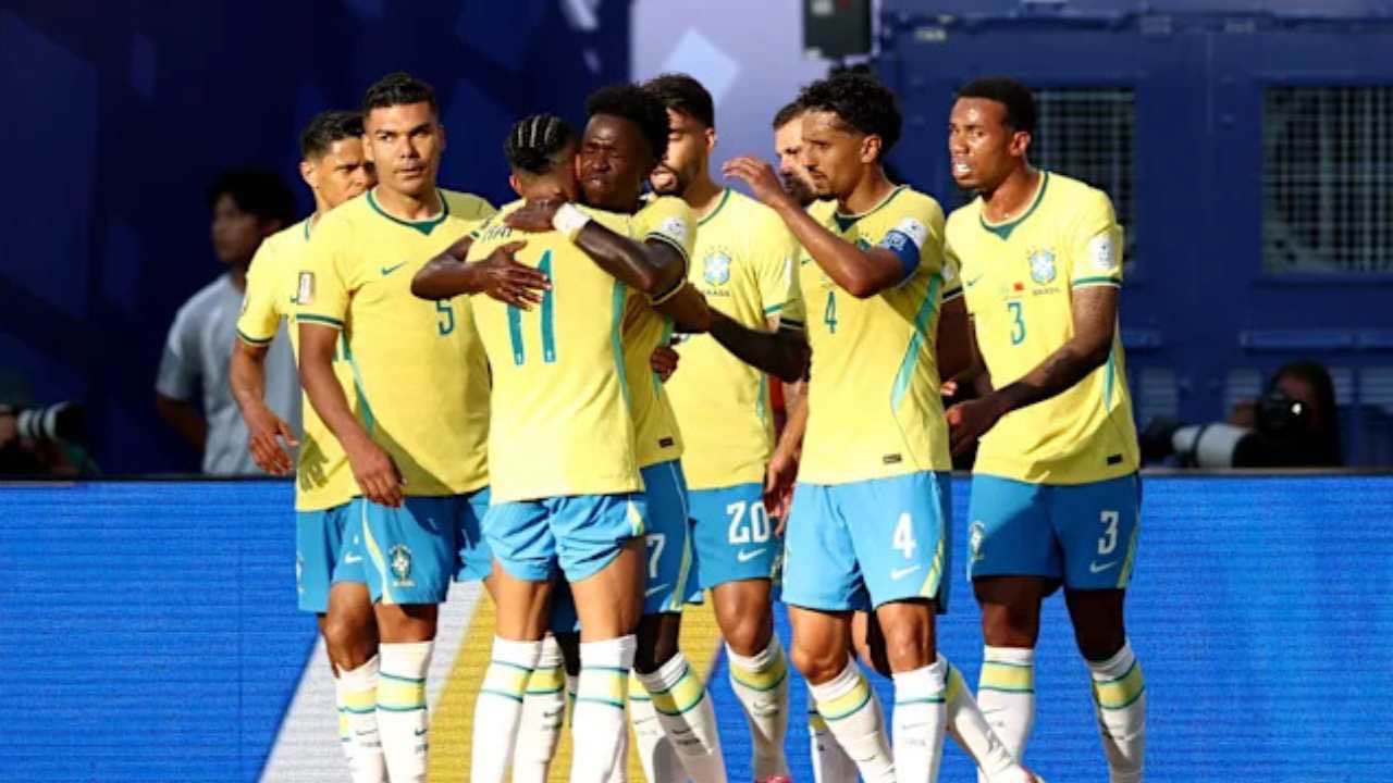 রানির কামরায় পাওয়া ৫০০ বছরের ফুটবল থাকবে ব্রাজিল ম্যাচে