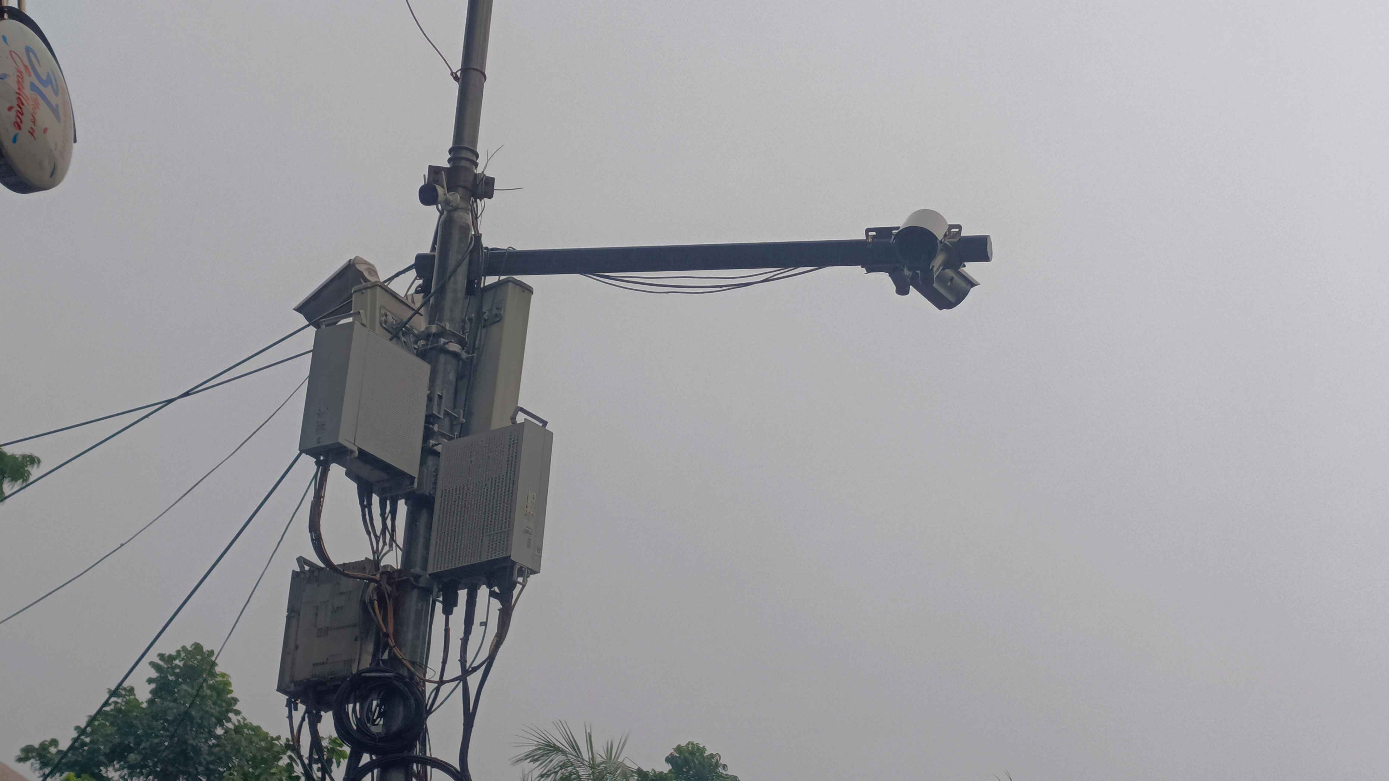 অচল নয়, সচল আছে ঢাকার রাস্তার এআই ক্যামেরা