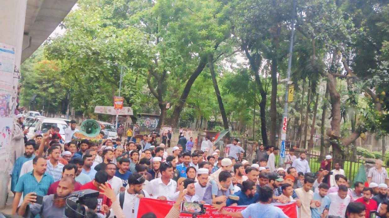 হাদির খুনিদের তথ্য প্রকাশে ৭ দিনের আলটিমেটাম ইনকিলাব মঞ্চের