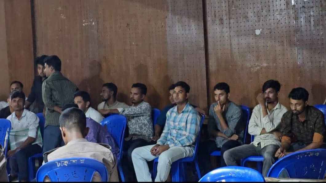 সরকারি নিয়োগ পরীক্ষায় কানে ডিভাইস, আটক অর্ধশতাধিক 