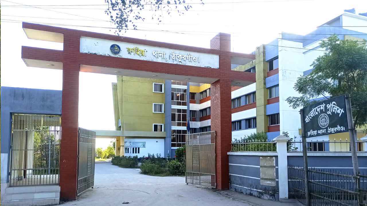 ভুয়া ডিবিকে গণধোলাই, অনুমতি ছাড়া অভিযানে গিয়ে প্রত্যাহার এএসআই