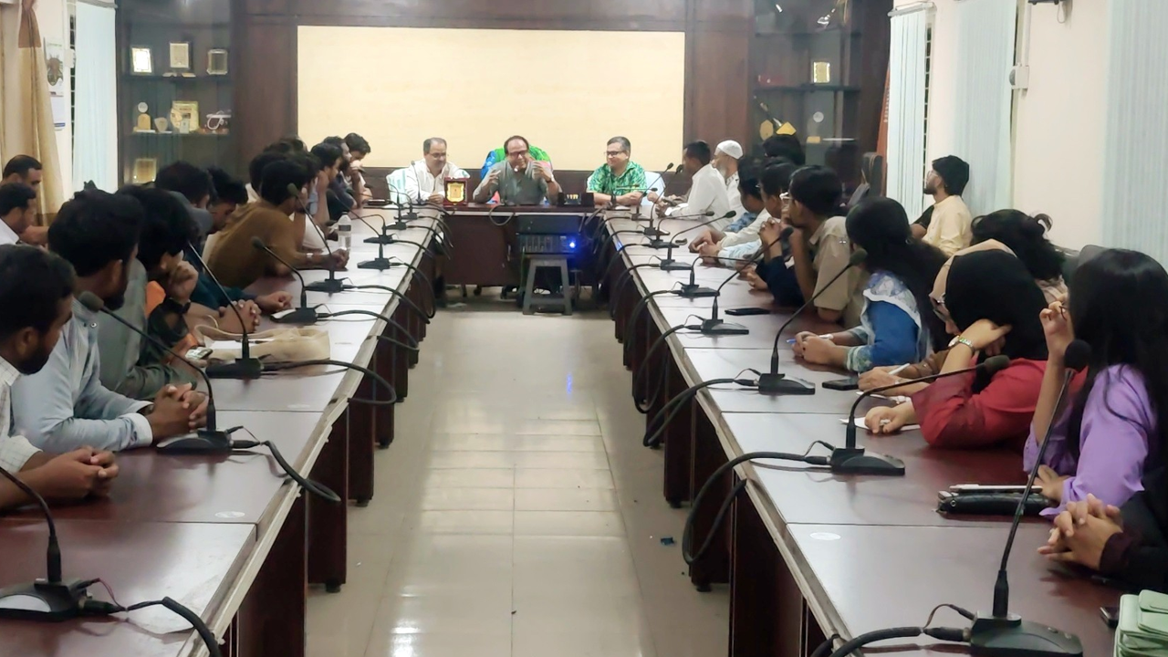 ঠাকুরগাঁও বিশ্ববিদ্যালয়কে ‘বিশ্বমানের’ করার দাবি কৃতি শিক্ষার্থীদের