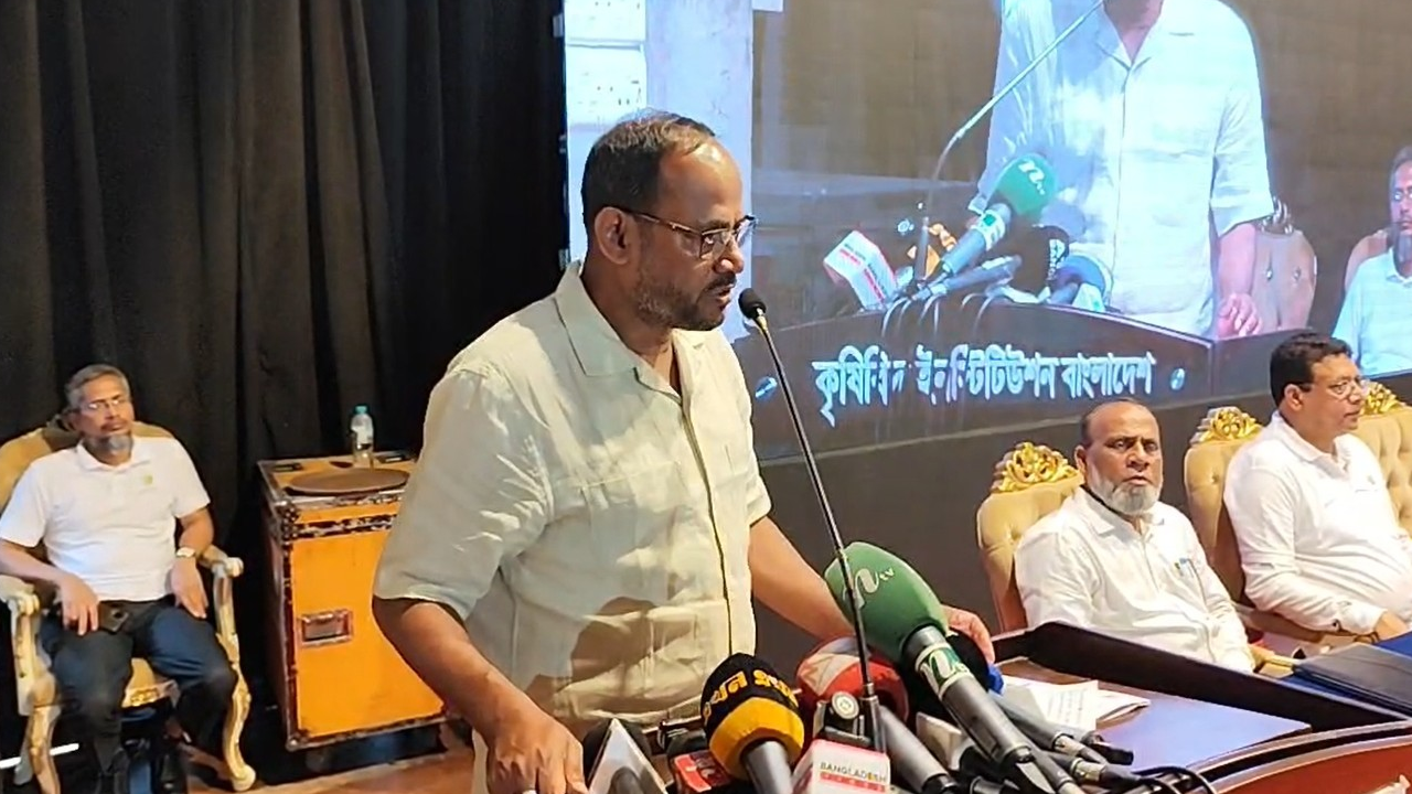 দুধ উৎপাদনে স্বয়ংসম্পূর্ণ হয়ে বিদেশে রফতানি করতে চাই: টুকু