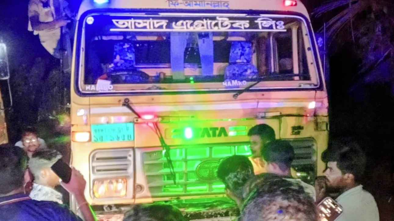 আলমডাঙ্গায় ট্রাকের ধাক্কায় এনজিও কর্মীর মৃত্যু