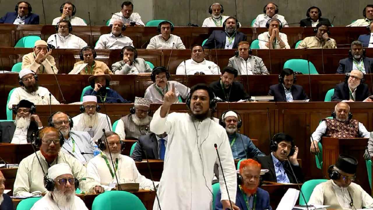 ত্রাণ বরাদ্দে বৈষম্যের অভিযোগ তুললেন আখতার