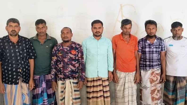 বিএসএফকে পুশইনে সহায়তার অভিযোগে ৭ বাংলাদেশি আটক