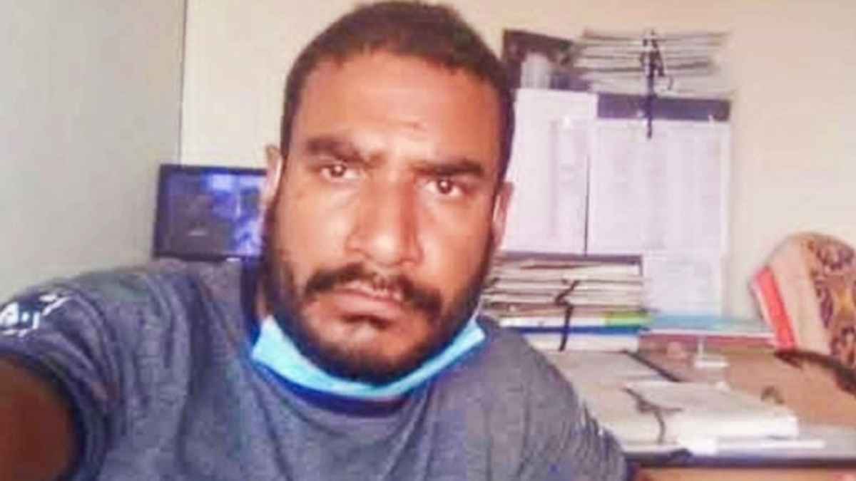 যবিপ্রবির বহিষ্কৃত কর্মচারী ও যুবলীগ নেতা বাদল আটক