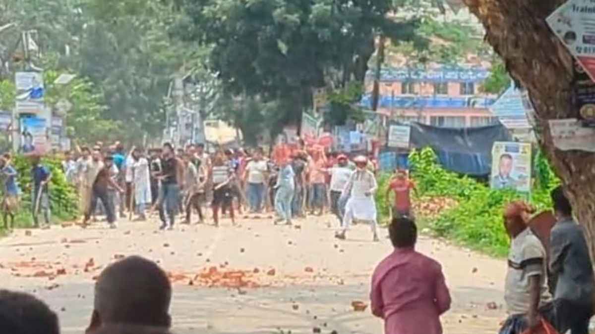 ব্রাহ্মণবাড়িয়ায় হজযাত্রীর লাগেজ নিয়ে দুই পক্ষের মধ্যে সংঘর্ষ, আহত ১৫