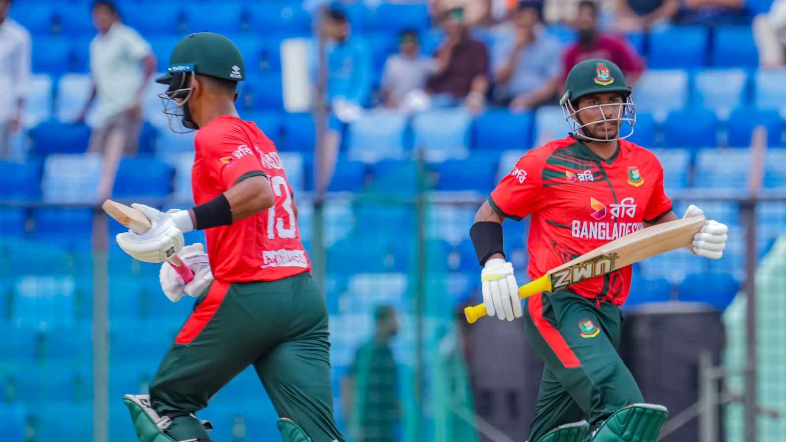ব্যাটিং বিপর্যয়ে অস্ট্রেলিয়াকে মামুলি টার্গেট দিলে বাংলাদেশ