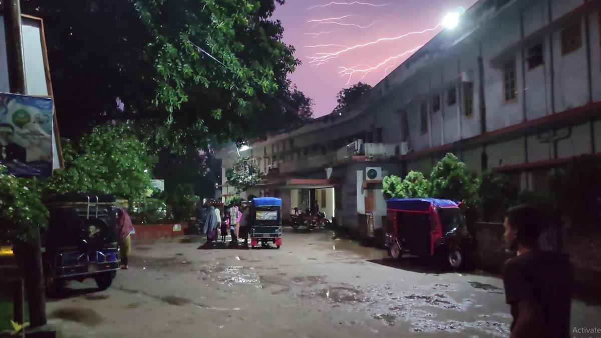 আলমডাঙ্গায় বজ্রপাতে যুবকের মৃত্যু