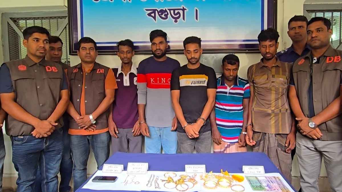 বগুড়ায় আন্তঃজেলা ডাকাত দলের ৫ সদস্য গ্রেফতার