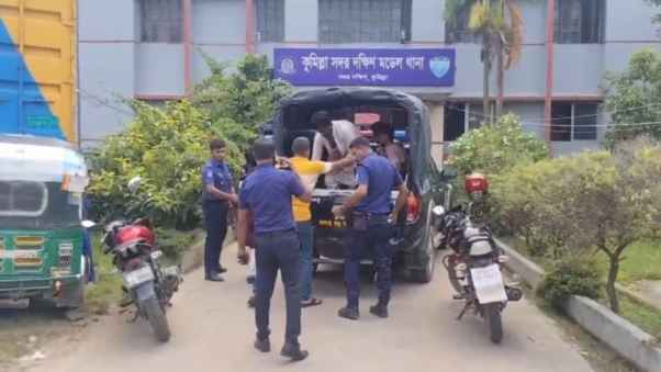 ঢাকা-চট্টগ্রাম মহাসড়কে নিষিদ্ধ ছাত্রলীগের ঝটিকা মিছিল, আটক ৪৫