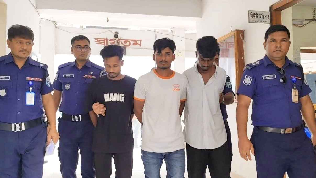 ঠাকুরগাঁওয়ে ঘুরতে নিয়ে গিয়ে কিশোরীকে গণধর্ষণ, প্রেমিকসহ গ্রেফতার ৩