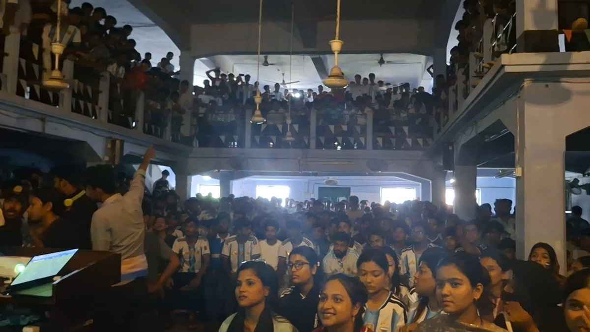 চাঁদপুরে আর্জেন্টিনা সমর্থকদের বাঁধ ভাঙা উচ্ছ্বাস