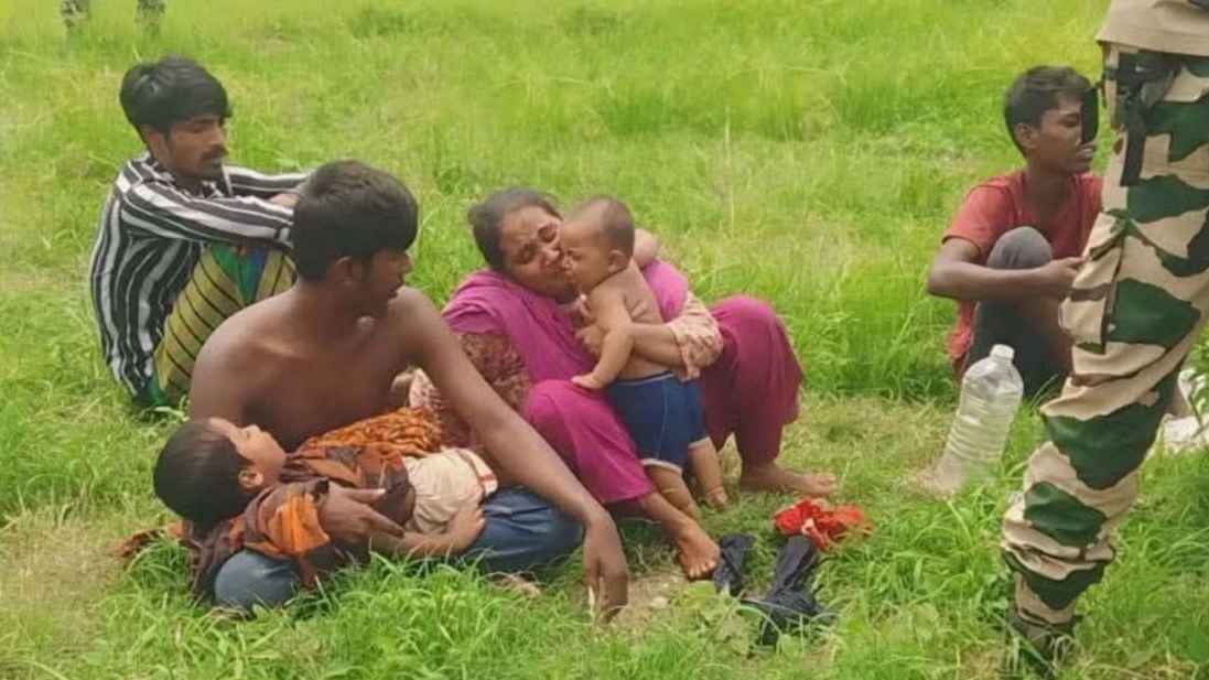 ‘এভাবে ফেলায় রাখিয়েন না, বাচ্চাগুলা মরে যাবে’