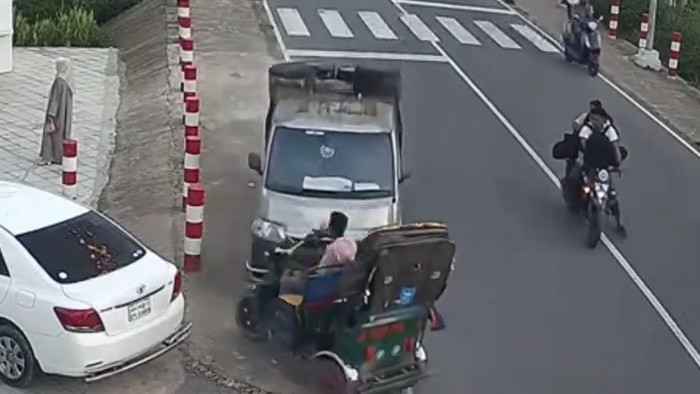 কক্সবাজারে ট্রাকের সঙ্গে ইজিবাইকের সংঘর্ষে নারী নিহত