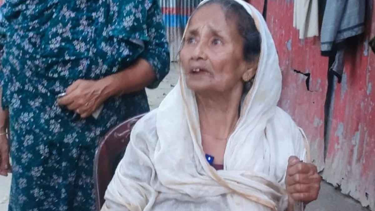 ছেলের নতুন দালানে ফিরলেন সেই বৃদ্ধা মা, মুচলেকা দিলেন পুত্রবধূ