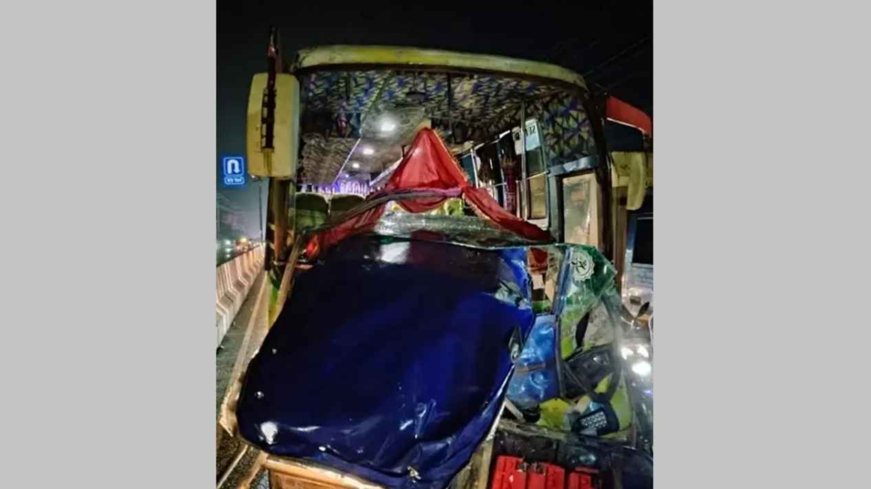কুমিল্লায় বাস-অটোরিকশা সংঘর্ষে নিহত ৩