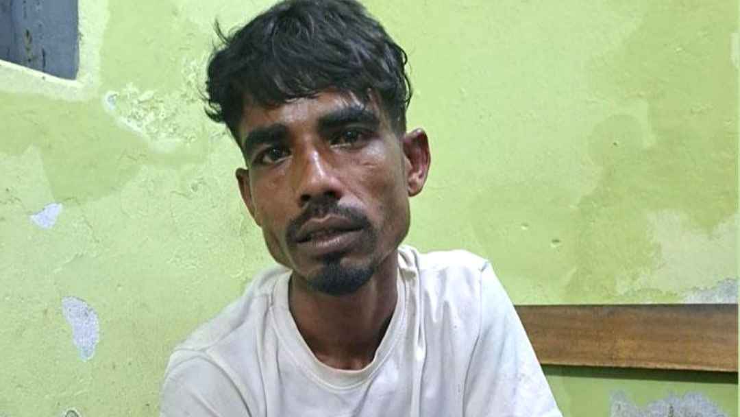 প্রধানমন্ত্রীর সমাবেশস্থলে 'জয় বাংলা' স্লোগান, যুবক আটক