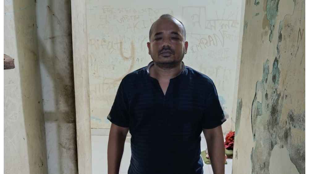 গ্রেনেড বাবুর বাড়িতে যৌথ বাহিনীর অভিযান, ভাই আটক