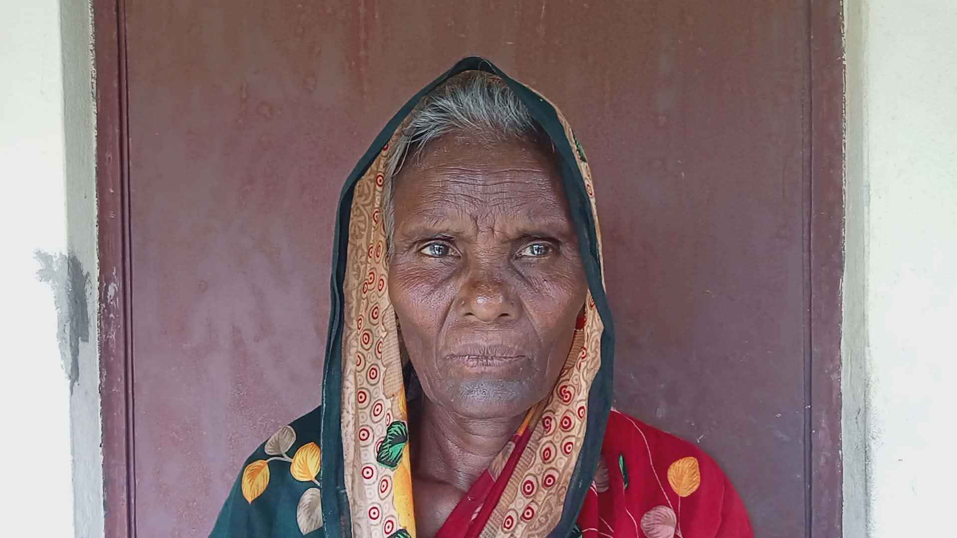 গুচ্ছগ্রামের জমিলার কপালে জোটেনি বিধবা-বয়স্ক ভাতা কার্ড