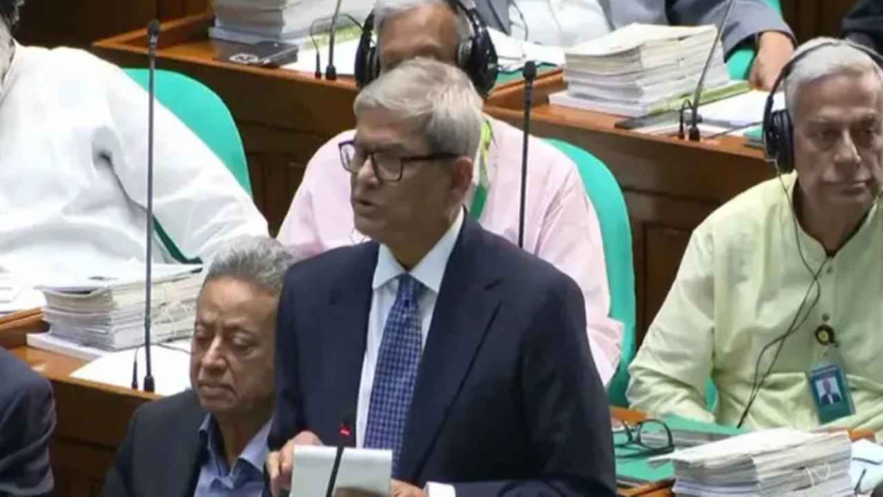 ‘জলাবদ্ধতা নিরসনে স্বল্প, মধ্য ও দীর্ঘমেয়াদি পদক্ষেপ নিয়েছে সরকার’