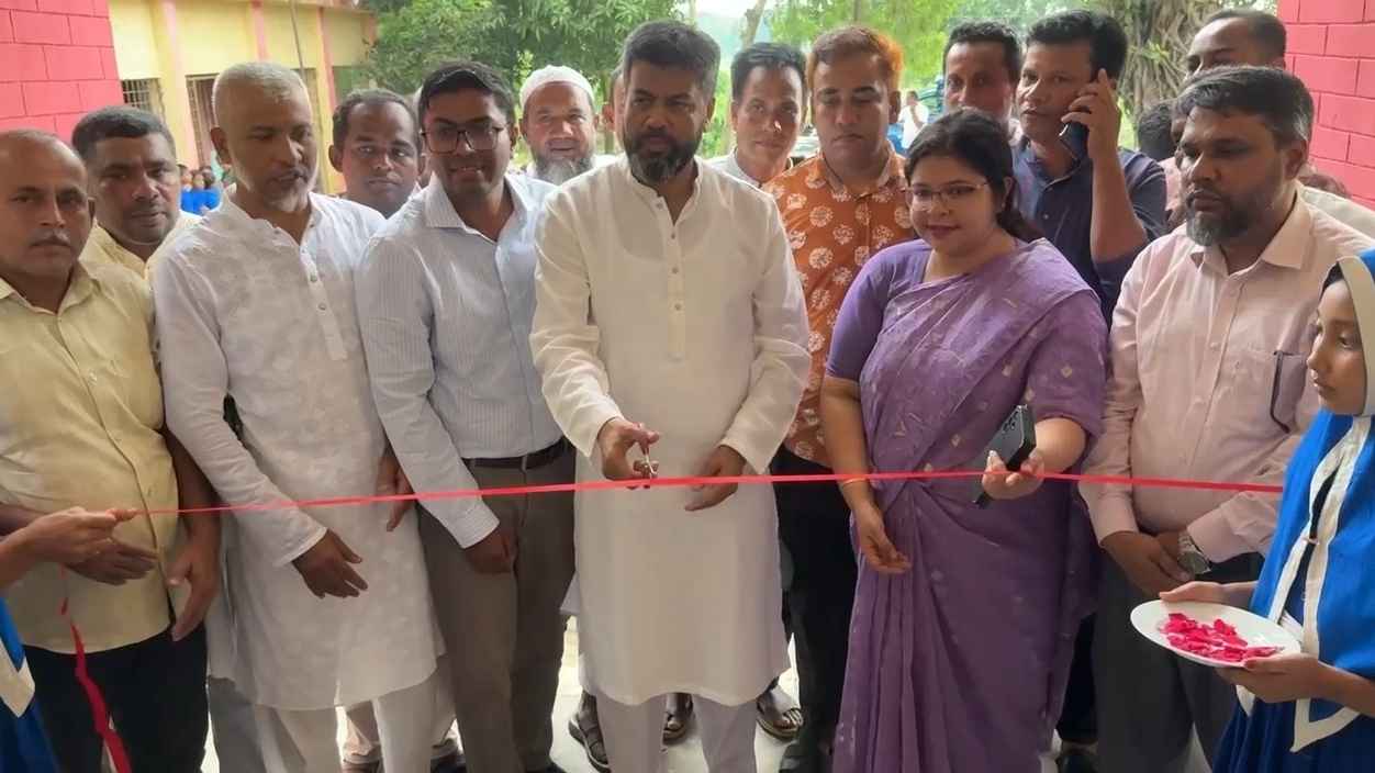 ফুলগাজীতে ১ কোটি ৯৫ লাখ টাকার উন্নয়ন কাজের উদ্বোধন করলেন এমপি মজনু