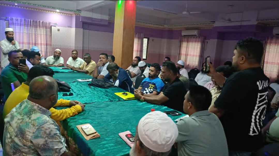 নারায়ণগঞ্জে টিসিবি ডিলারদের বিক্ষোভ সমাবেশ