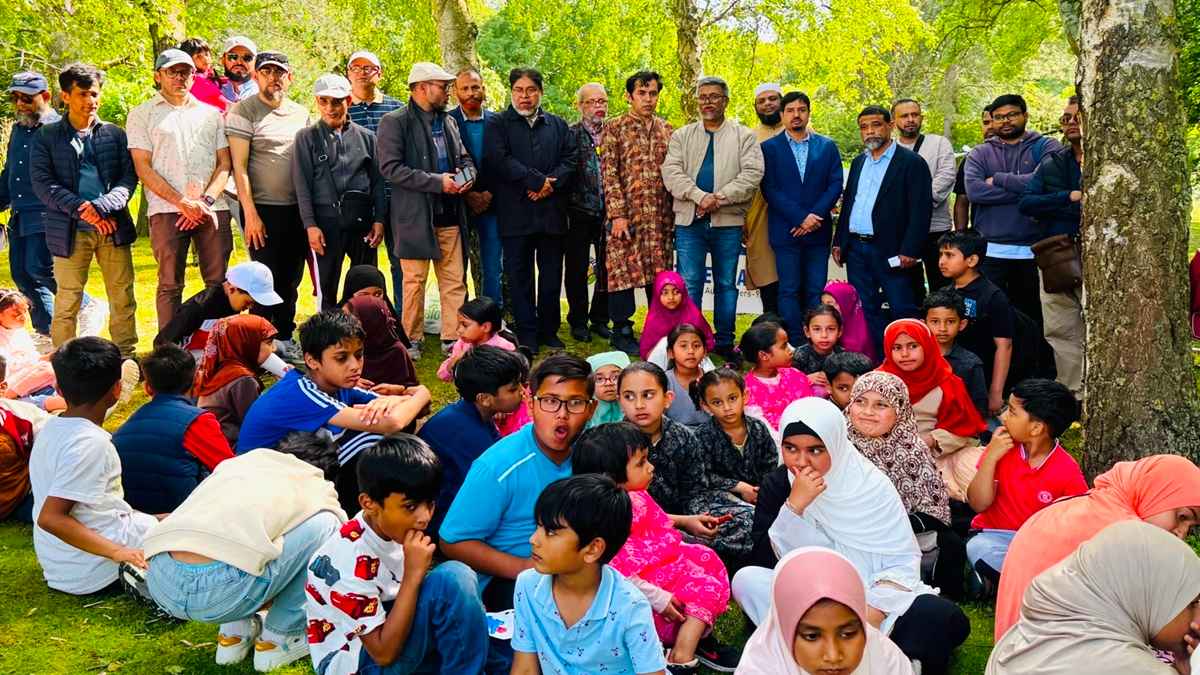 প্যারিসে এমসি ইনস্টিটিউট ফ্রান্সের বর্ণাঢ্য শিক্ষা সফর